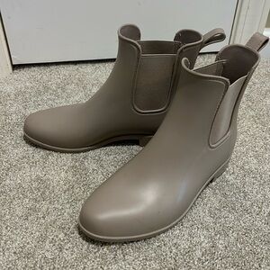 Tan rubber boots